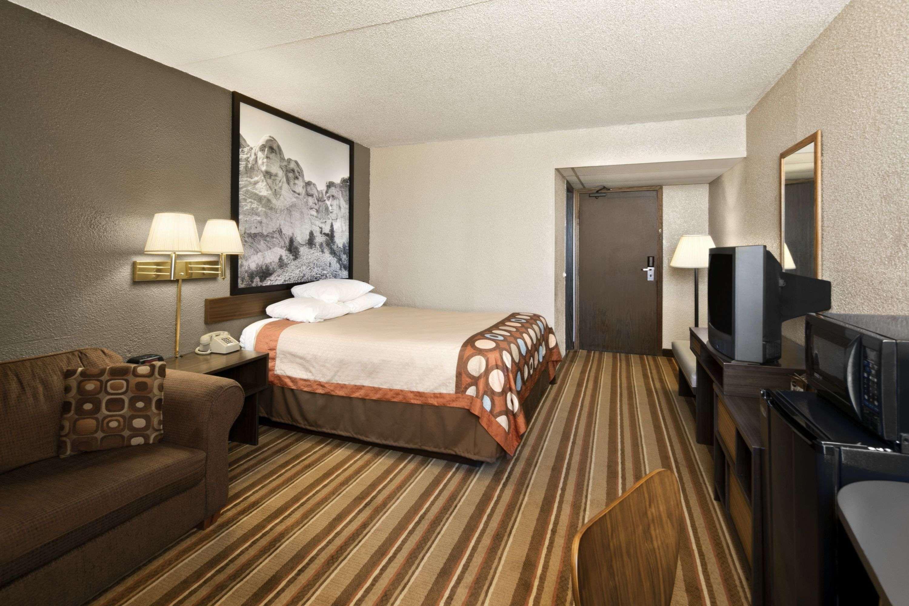 Super 8 By Wyndham Redfield Hotel Kültér fotó