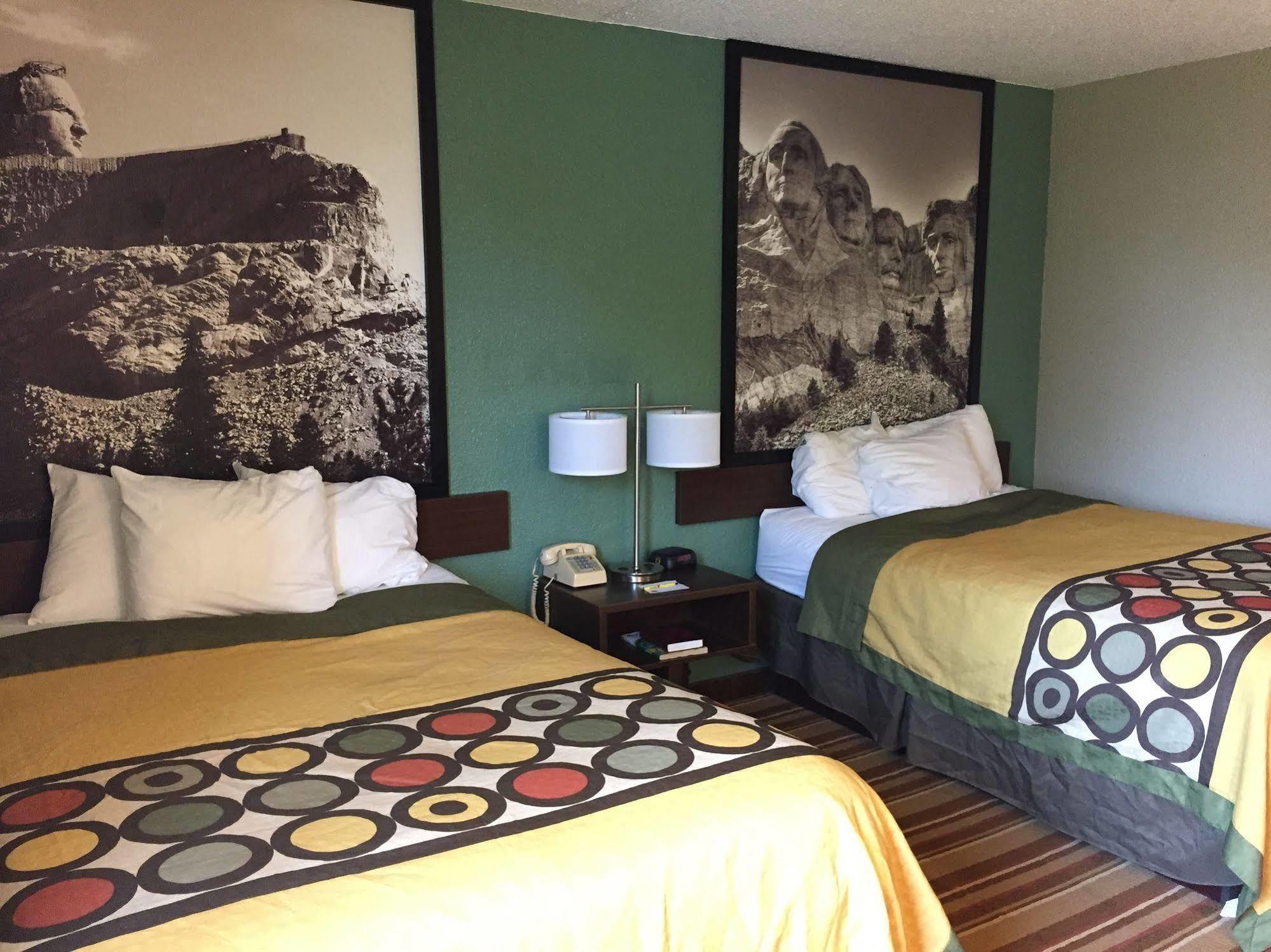 Super 8 By Wyndham Redfield Hotel Kültér fotó